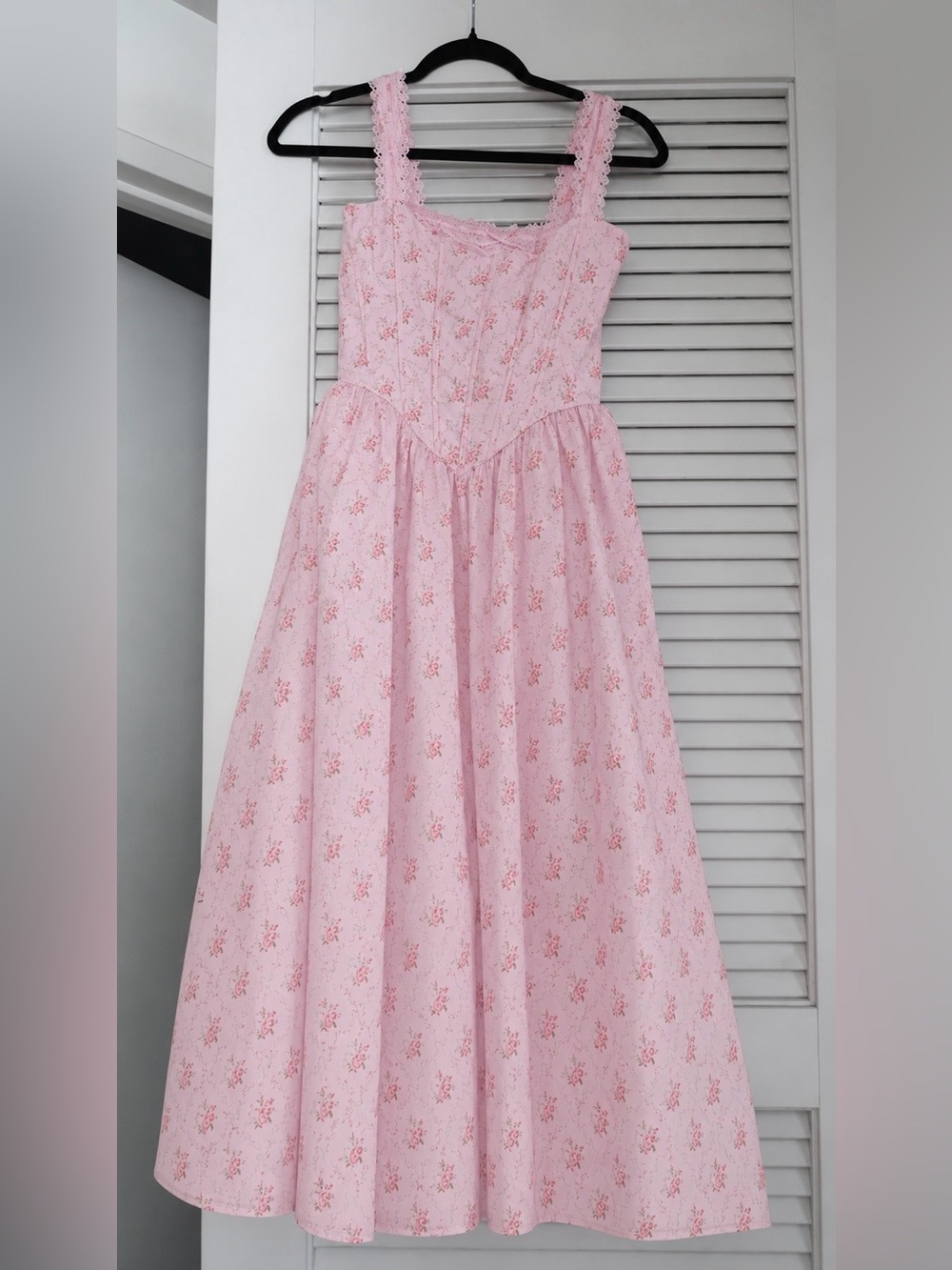 House of CB AMARA
Pink Rose Print Stretch Cotton Corset Midi Dress - Picture 4 of 5